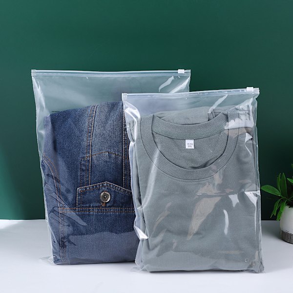 50-delade transparenta/frostade PE Ziplock-påsar för klädförvaring L
