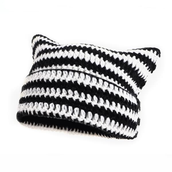 Playful Devil strikket hat Black+White Black+White