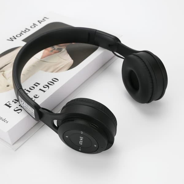 Y08 Deep Black Bluetooth-hörlurar: Vikbara, lång batteritid