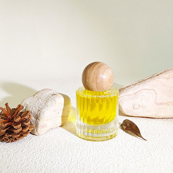 Smal glasflaska 30ml med trälock - perfekt för resor S