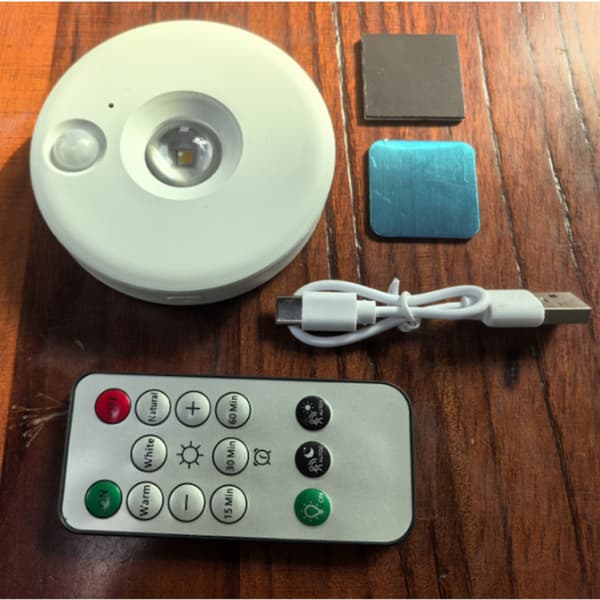 Kattögon-nattlampa med rörelsesensor, fjärrkontroll, dimring och magnetisk montering
