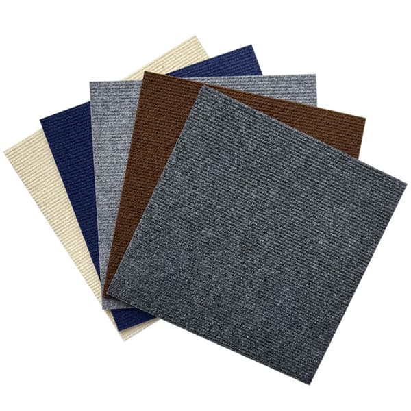 Set med 4 Mörkgrå Självhäftande Mattplattor för Vardagsrum, Sovrum, Kontor – 30x30 cm Sammanflätade Golvmattor