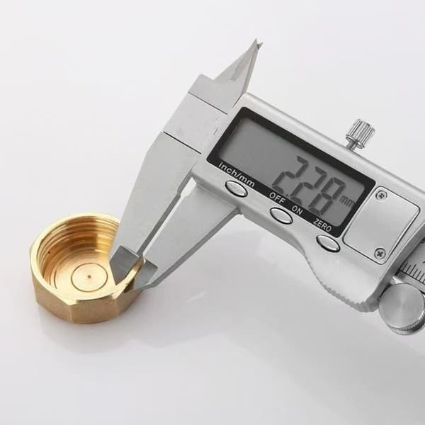 Mässingsrörpluggset - 8 Pluggar, PTFE-Tejp och 4 Brickor - NPT Gängade Lock och Pluggar