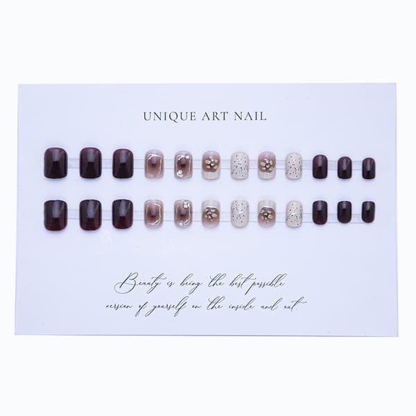 Amber Blush Korta Nagellappar - Eleganta & Lätta att Applicera