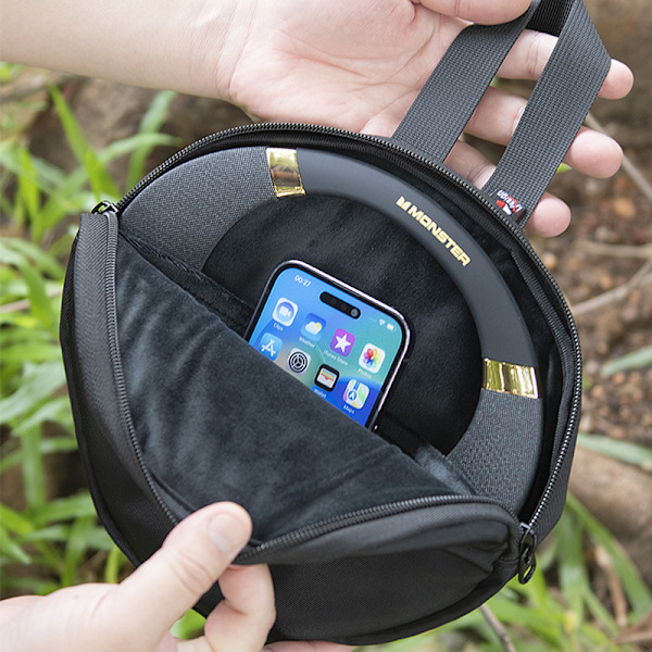 Monster Boomerang Bluetooth -niskakaiuttimen kangaskotelo