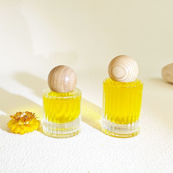 Smal glasflaska 30ml med trälock - perfekt för resor M