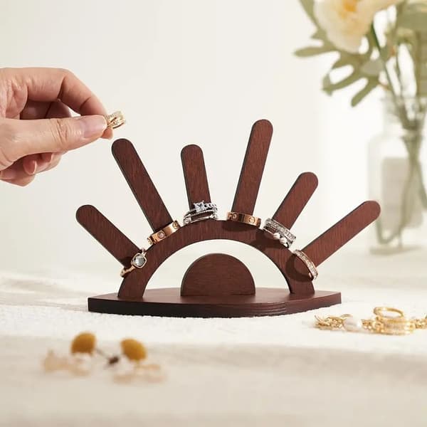 Træ smykke display stand - Ringholder & Organizer