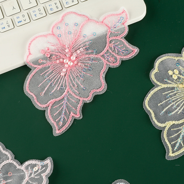 12-delt Lace Flower Applique Broderede Patches til DIY Crafts