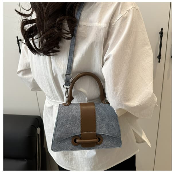 Chic skuldertaske til kvinder - Stilfuldt og kompakt design Blue Blue