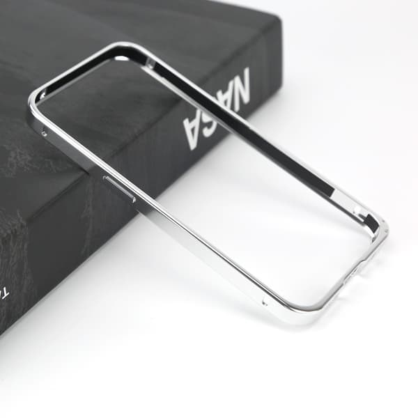 Stötfångarfodral i aluminiumlegering för iPhone 15 Pro Silver Silver