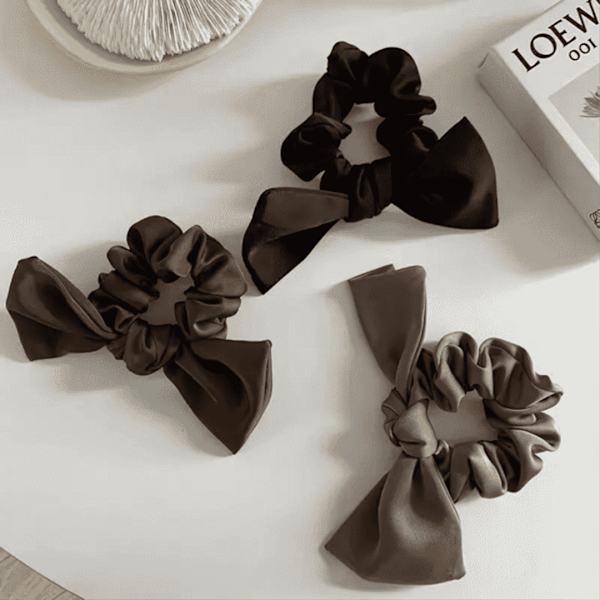2 stk. store silkehårbånd satin scrunchies til tykt hår Sort