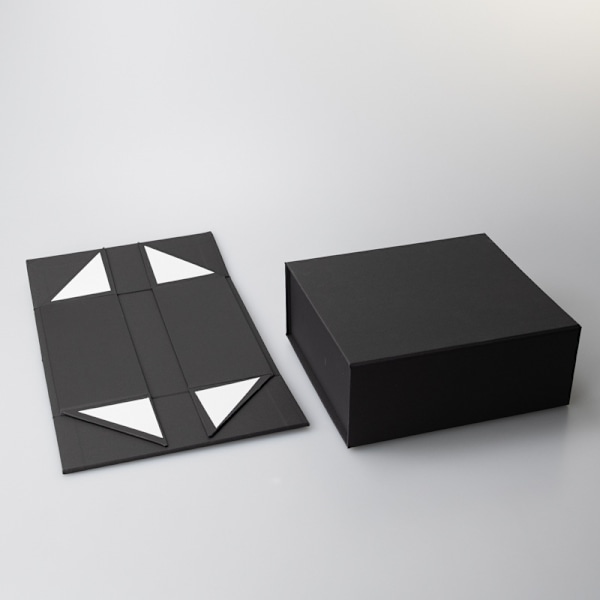 Set med 2 presentaskar med magnetstängning Black M Black M