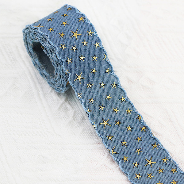 Denimbroderat stjärnband - 2# Mellan Denimblå, 3,8 cm bred, säljs per yard