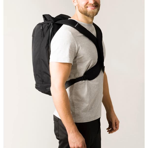 Ergonominen pystysuora reppu L 26-38l