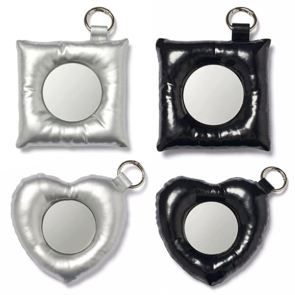 Heart-Shaped PU Leather Mini Compact Mirror - Portabel vadderad fickspegel för resa och snabb touch-ups Silver Silver