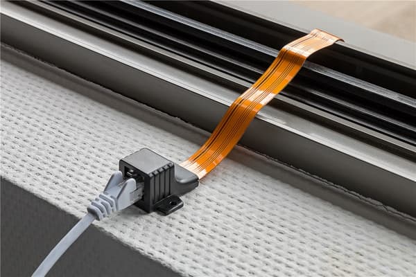 Erittäin ohut RJ45 LAN -ikkunan läpivienti 0,25 m