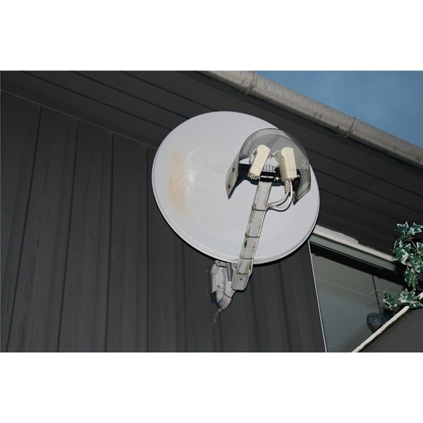 LNB väderskydd för satellitsystem