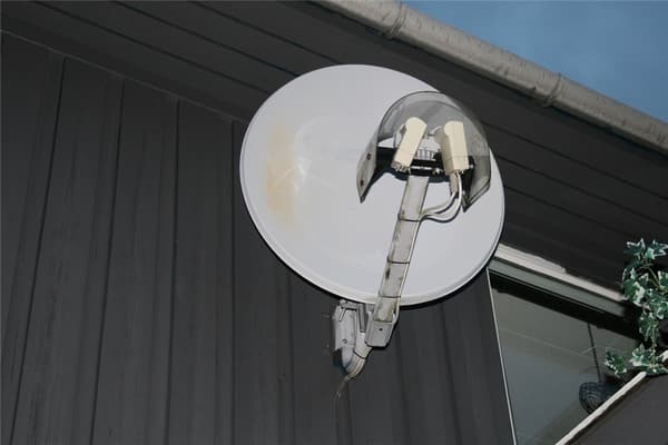 LNB vejrbeskyttelsesdæksel til satellitsystemer
