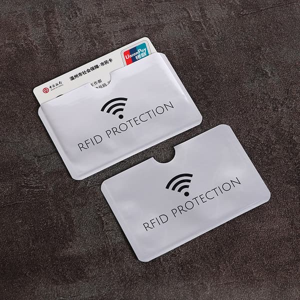 12 kpl RFID-suojataskuja korteille