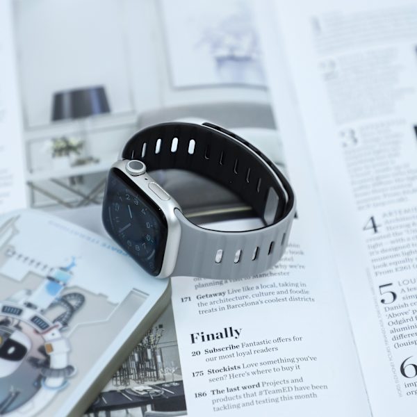 Magnetiskt silikonarmband för Apple Watch - Svart/Orange (38/40/41mm) Grå