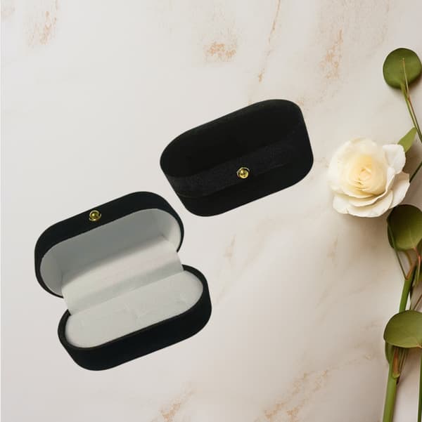 Elegant sammetsringask för förlovnings- och vigselringar Black Black