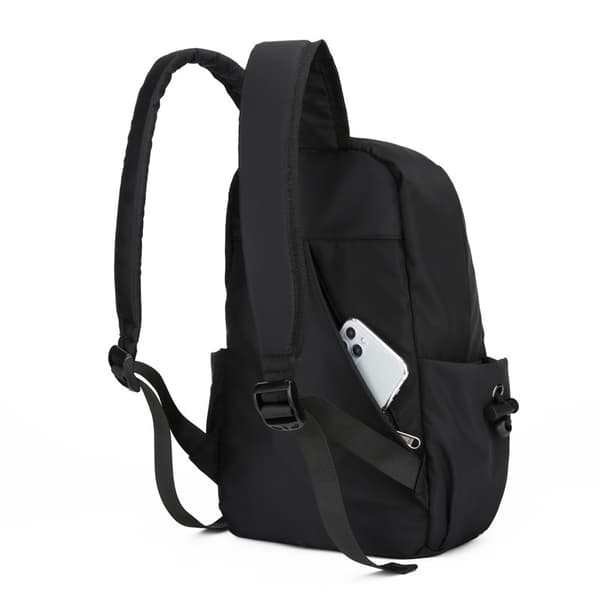 Kevyt ja tilava reppu Black Black