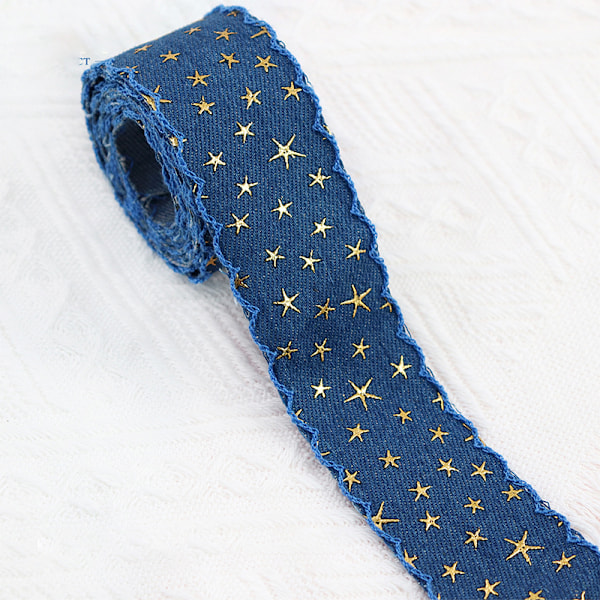 Jeansband med broderade stjärnor - 3# Djup mellanblå, 3,8 cm bred, säljs per yard