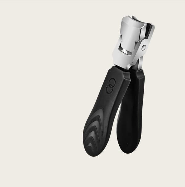 Sprøjtsikker negleklipper med stor åbning Black + Silver Black + Silver