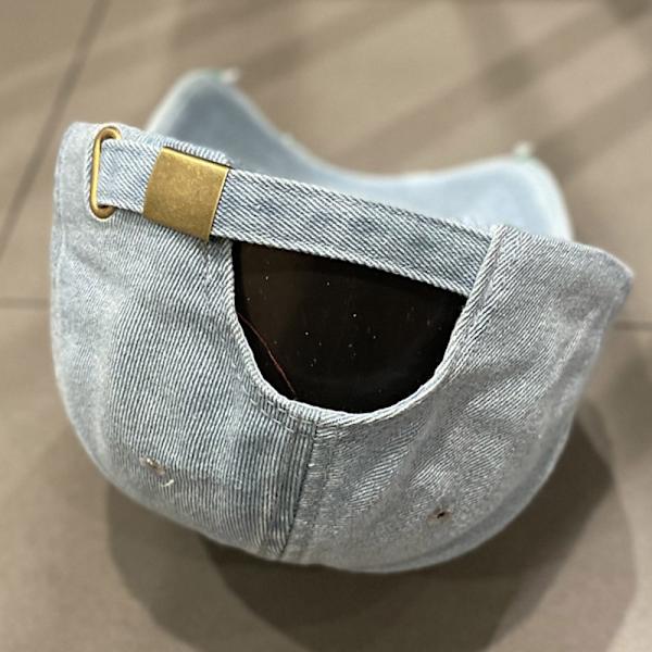 Klassisk blå denim baseballkasket med broderet design