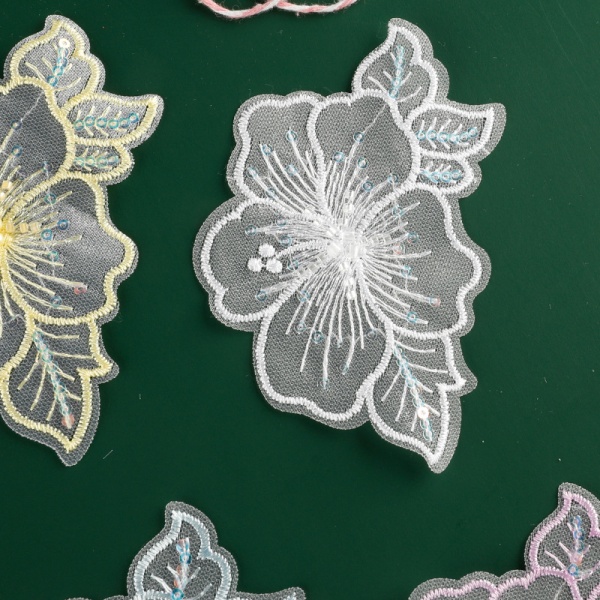 12-delade spetsblomma applikationer broderade lappar för DIY-hantverk