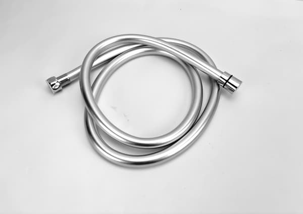 Hopeinen PVC-suihkuletku