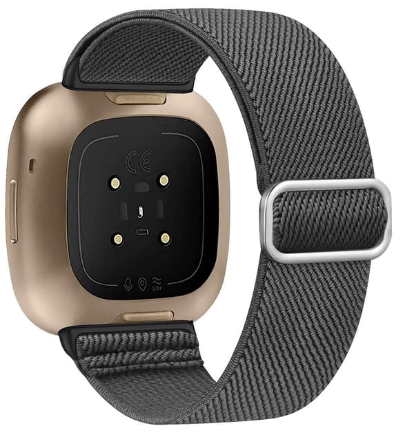 Kellon rannekkeen vaihto Fitbit Versa 3/4:lle
