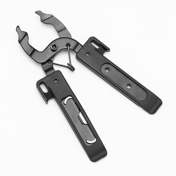 Kædelåstang multitool til cykelreparationer og pendling — kulstofstål, POM dæklever, kædekrog og master link-opbevaring, kompakt design