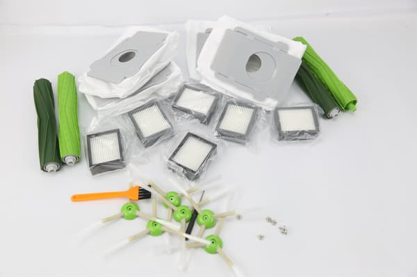 Tarvikkeet 22 osaa iRobot Roomba i6 / i6+ / i3 / i3+ / i4 / i4+ / i7 / i7+ / i8 / i8+ / j7 / j7+ / E5 / E6