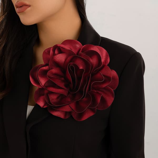 Överdådig brosch med stor blomma i satin DarkRed DarkRed