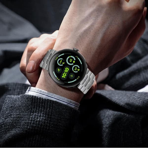 Urearmbånd kompatibel med Google Pixel Watch 4/3 45mm - rustfrit stål med foldespænde til daglig brug, polerede led og flere farver Silver Silver