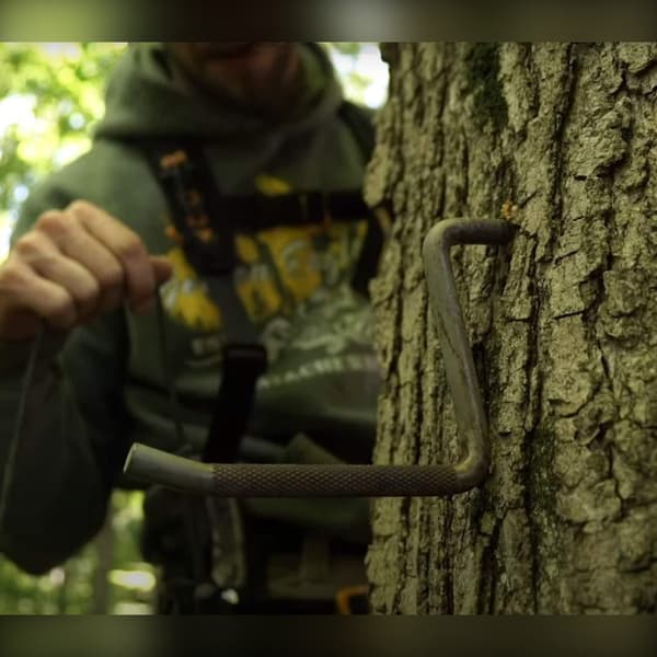 Kraftigt skruetrin i rustfrit stål til træklatring og jagt, op til 320 kg (705 lb)