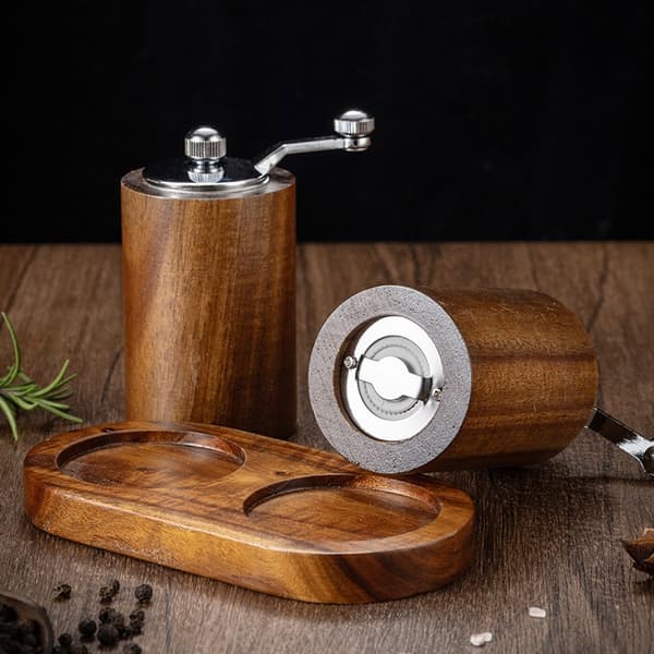 Manuell Justerbar Kvarn för Peppar, Salt och Kryddor - Retro Design i Kaffebrun Trä