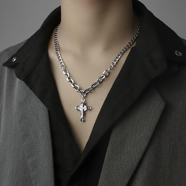 Halsband med Korshänge Silver