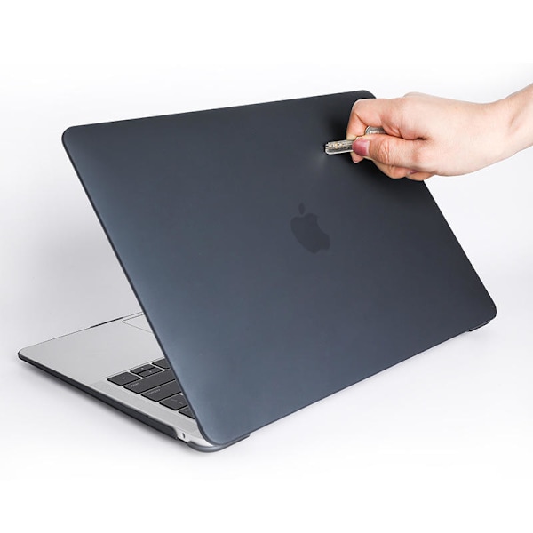 Laptopskal med tangentbordsskydd och dammplugg Macbook Air 13.6” A2681 Svart