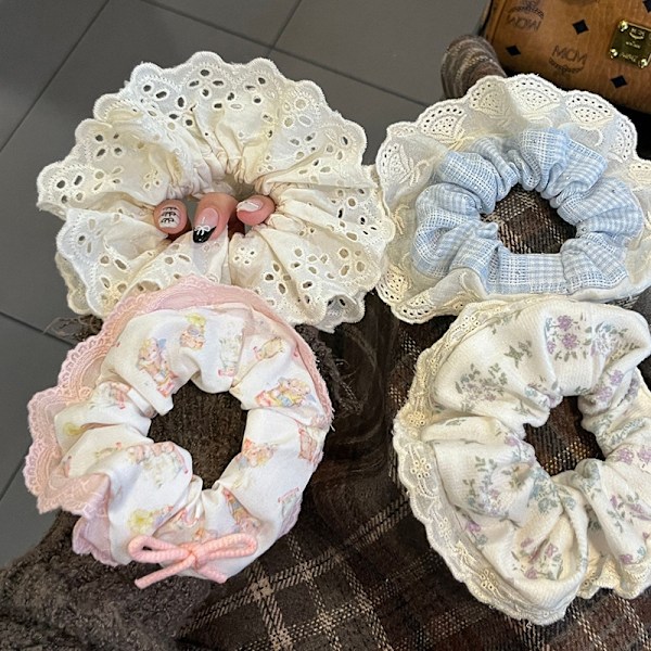 Lace Trim Scrunchie Vaaleanpunainen