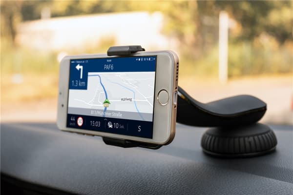 Autoon asennettava imukuppiteline älypuhelimille