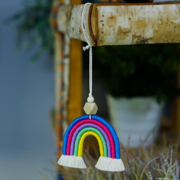 Boho Regnbue Bil Charm Red Red