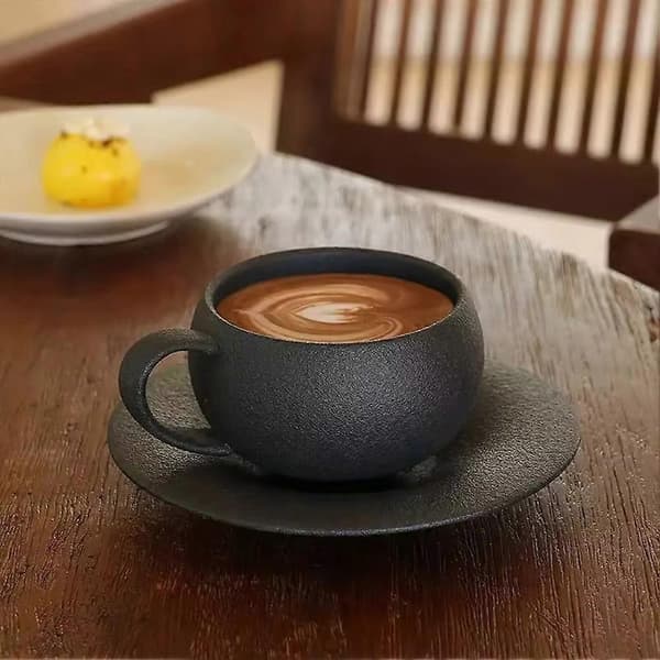 280 ml keramisk kaffemugg med fat och äggdesign A Svart