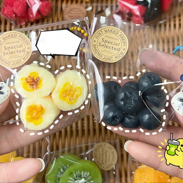 Simulerad fruktsquishy – med kulkedja – Långsamt stigande Cherry