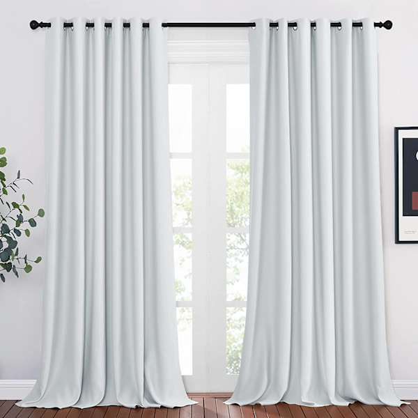 2 st mörkläggningsgardiner (Vita 132*60cm)