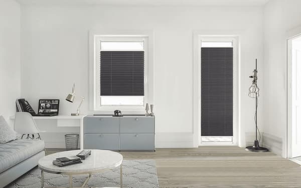 Grå plisségardin 40 x 100 cm uden boring til vinduer og døre