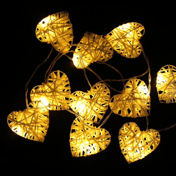 10 LED-lampor i form av varma, romantiska hjärtformade rottingklot - ljusslinga för heminredning och festdekoration