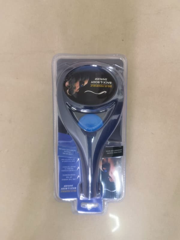 Justerbar ryggbarberer, med 2 erstatningsblader for ryggbarbering
