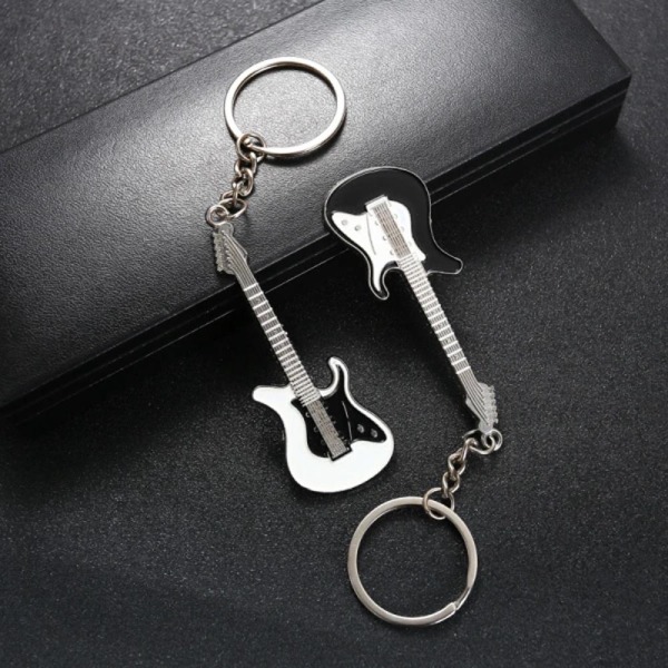 3 st Mode metall nyckelring gitarr form hänge nyckelring bil nyckelring ryggsäck dekorativ ring användbar och praktisk